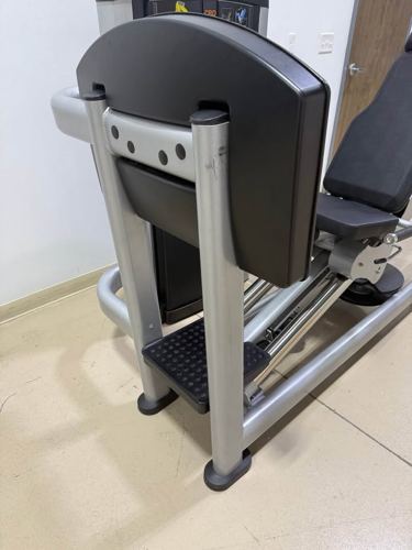 Selectorized Seated Leg Press photo 8